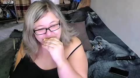 Lana online show from October 2, 2025, 1:12 am