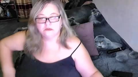 Lana online show from December 23, 2025, 2:53 am