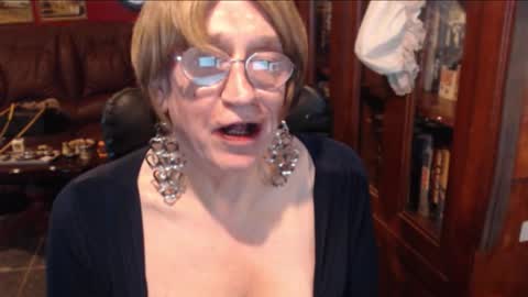 Snapshot of tvmsjoanne chatting on October 15, 2025, 1:33 pm tvmsjoanne online show from October 15, 2025, 1:33 pm