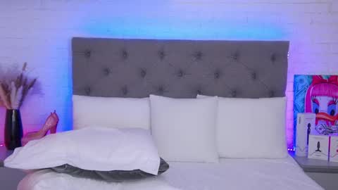 Hallie online show from March 1, 2025, 4:04 am