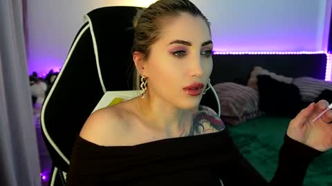 MayCarrey online show from April 24, 2026, 9:06 pm