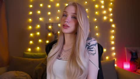 Snapshot of twiinkie_pie chatting on February 2, 2025, 5:15 pm Maria 3 online show from February 2, 2025, 5:15 pm