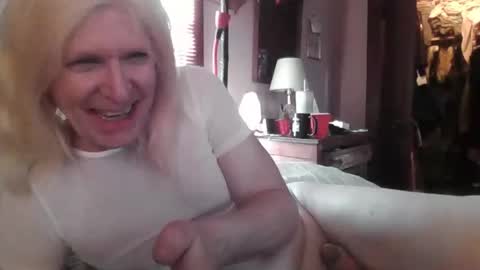 Snapshot of twin53 chatting on February 28, 2026, 2:29 pm Kitten online show from February 28, 2026, 2:29 pm