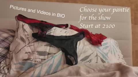 Snapshot of twinflamedesire chatting on October 27, 2025, 6:12 pm TwinFlameDesire online show from October 27, 2025, 6:12 pm
