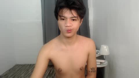 Snapshot of twink_blaze chatting on October 9, 2025, 10:52 pm BLAZE online show from October 9, 2025, 10:52 pm