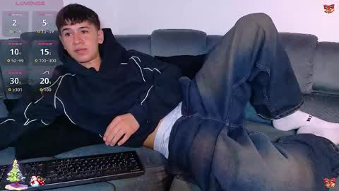 Snapshot of twink_daren chatting on December 13, 2025, 7:53 pm Mr Daren online show from December 13, 2025, 7:53 pm