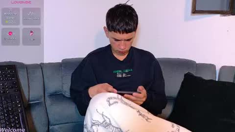 Snapshot of twink_daren chatting on March 18, 2026, 6:44 pm Mr Daren online show from March 18, 2026, 6:44 pm