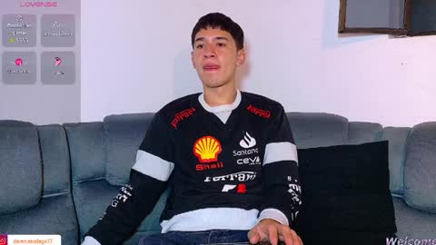 Snapshot of twink_daren chatting on April 2, 2026, 6:27 pm Mr Daren online show from April 2, 2026, 6:27 pm