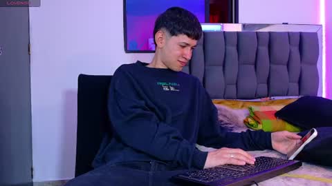 Snapshot of twink_daren chatting on June 10, 2026, 7:02 pm Mr Daren online show from June 10, 2026, 7:02 pm