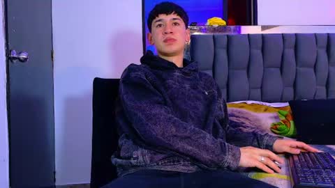 Snapshot of twink_daren chatting on July 4, 2026, 7:09 pm Mr Daren online show from July 4, 2026, 7:09 pm