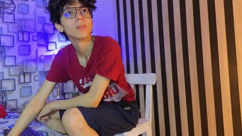 Snapshot of twink_sebas7 chatting on April 9, 2026, 12:10 pm Sebastin online show from April 9, 2026, 12:10 pm