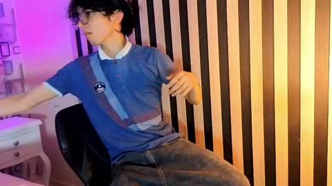 Snapshot of twink_sebas7 chatting on May 22, 2026, 12:11 pm Sebastin online show from May 22, 2026, 12:11 pm