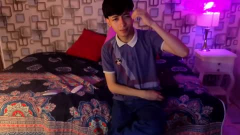 Snapshot of twink_sebas7 chatting on June 5, 2026, 12:11 pm Sebastin online show from June 5, 2026, 12:11 pm