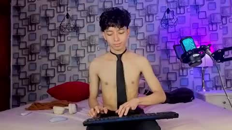 Snapshot of twink_sebas7 chatting on June 12, 2026, 12:15 pm Sebastin online show from June 12, 2026, 12:15 pm