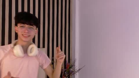 Snapshot of twink_sebas7 chatting on June 27, 2026, 7:19 pm Sebastin online show from June 27, 2026, 7:19 pm
