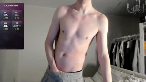 Snapshot of twinkie_twink chatting on January 18, 2025, 2:47 am Andy online show from January 18, 2025, 2:47 am
