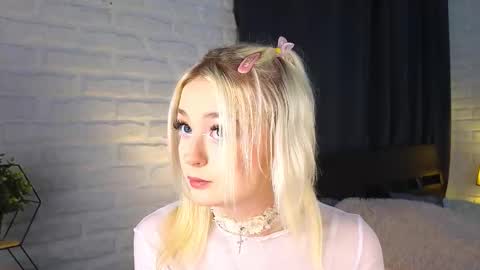 twinklefluff online show from September 28, 2025, 3:50 pm