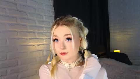 twinklefluff online show from October 9, 2025, 4:05 pm