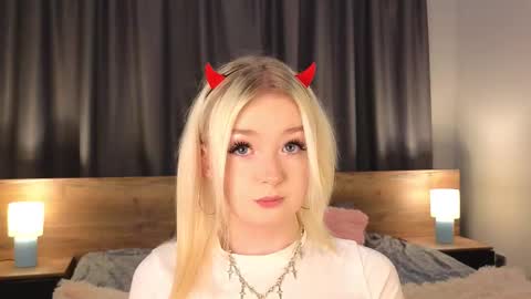 twinklefluff online show from November 4, 2025, 4:17 pm