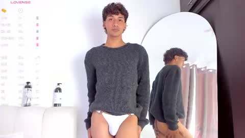 Snapshot of twinksboys_23 chatting on July 22, 2026, 1:58 pm twinksboys_23 online show from July 22, 2026, 1:58 pm