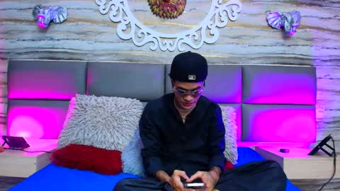 twinslovers_ online show from October 3, 2025, 7:55 pm