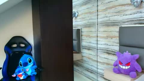 twinslovers_ online show from December 21, 2025, 4:19 am