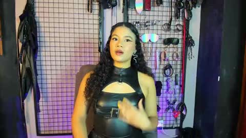 Clio  Tadeo online show from February 15, 2025, 11:36 pm