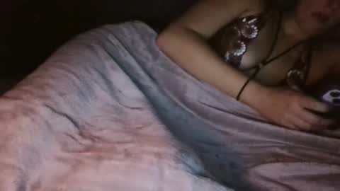 twizzler_twizzle online show from November 6, 2025, 12:22 am