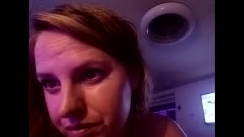 Snapshot of twocrazy85 chatting on March 9, 2025, 8:29 am Twocrazy85 online show from March 9, 2025, 8:29 am