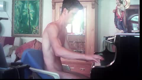 TobeBritta online show from November 18, 2025, 3:38 pm