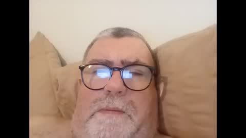 twohats2810 online show from February 5, 2026, 9:25 am