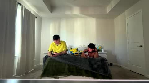 Snapshot of twolatinsmen chatting on November 23, 2025, 6:52 pm twolatinsmen online show from November 23, 2025, 6:52 pm