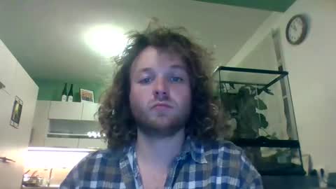 Snapshot of tworoardsdiverge chatting on November 26, 2025, 10:55 pm tworoardsdiverge online show from November 26, 2025, 10:55 pm