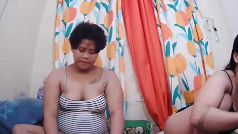 Lyn and lea online show from January 23, 2025, 11:36 pm