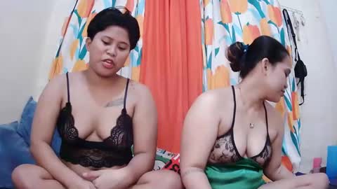 Lyn and lea online show from February 20, 2025, 2:40 am