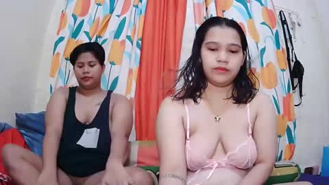 Lyn and lea online show from February 20, 2025, 11:43 pm