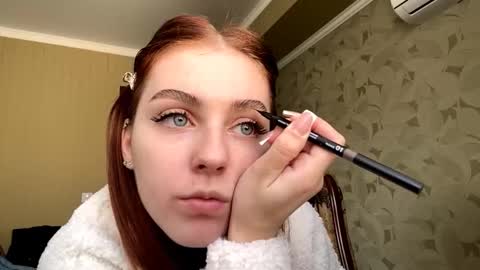 Alya online show from October 5, 2025, 8:12 am