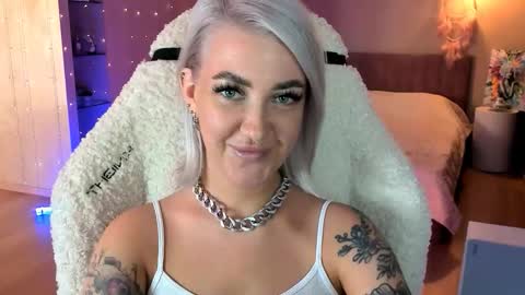 Snapshot of tykioty_miley chatting on October 25, 2025, 11:29 am Miley online show from October 25, 2025, 11:29 am