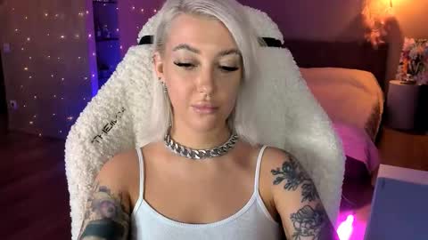 Snapshot of tykioty_miley chatting on November 8, 2025, 10:59 am Miley online show from November 8, 2025, 10:59 am