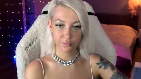 Snapshot of tykioty_miley chatting on November 21, 2025, 2:05 pm Miley online show from November 21, 2025, 2:05 pm