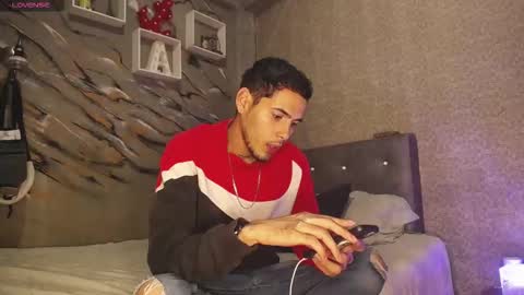 tyl3r_coop3r online show from February 14, 2026, 3:47 am