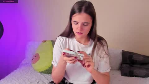 Ema online show from March 15, 2026, 8:59 pm