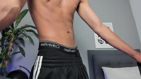 Tyler Fox online show from April 23, 2026, 10:01 pm