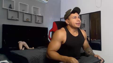 tyler_hank1 online show from September 20, 2025, 11:22 am