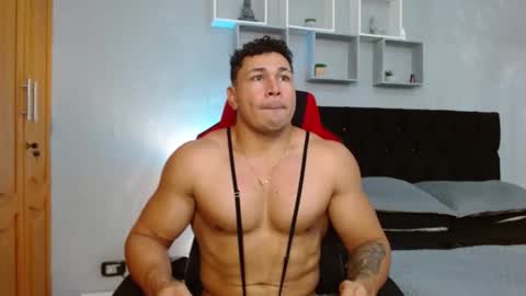 tyler_hank1 online show from November 16, 2025, 5:29 pm