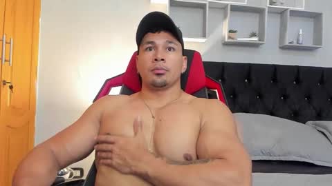 tyler_hank1 online show from March 24, 2026, 6:35 pm