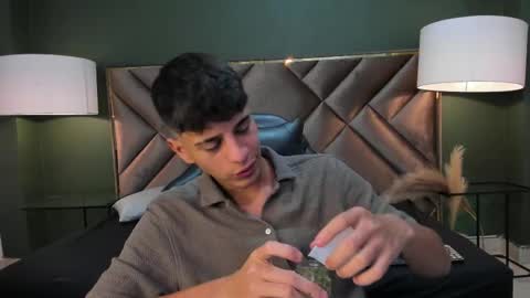 Tyler Rodriguez online show from March 9, 2025, 3:22 am