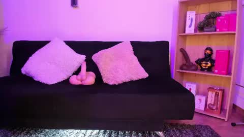 tylla__ online show from August 4, 2026, 4:37 am
