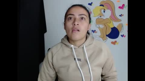 tyrahot_ online show from December 1, 2025, 9:58 am