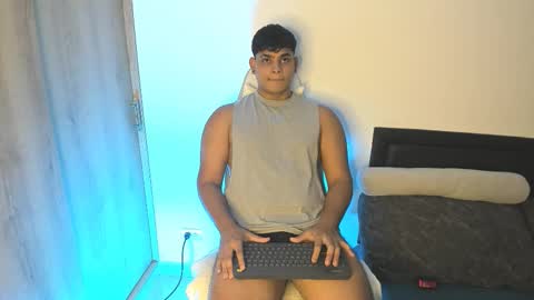 tyson_smithx online show from November 18, 2025, 9:30 pm